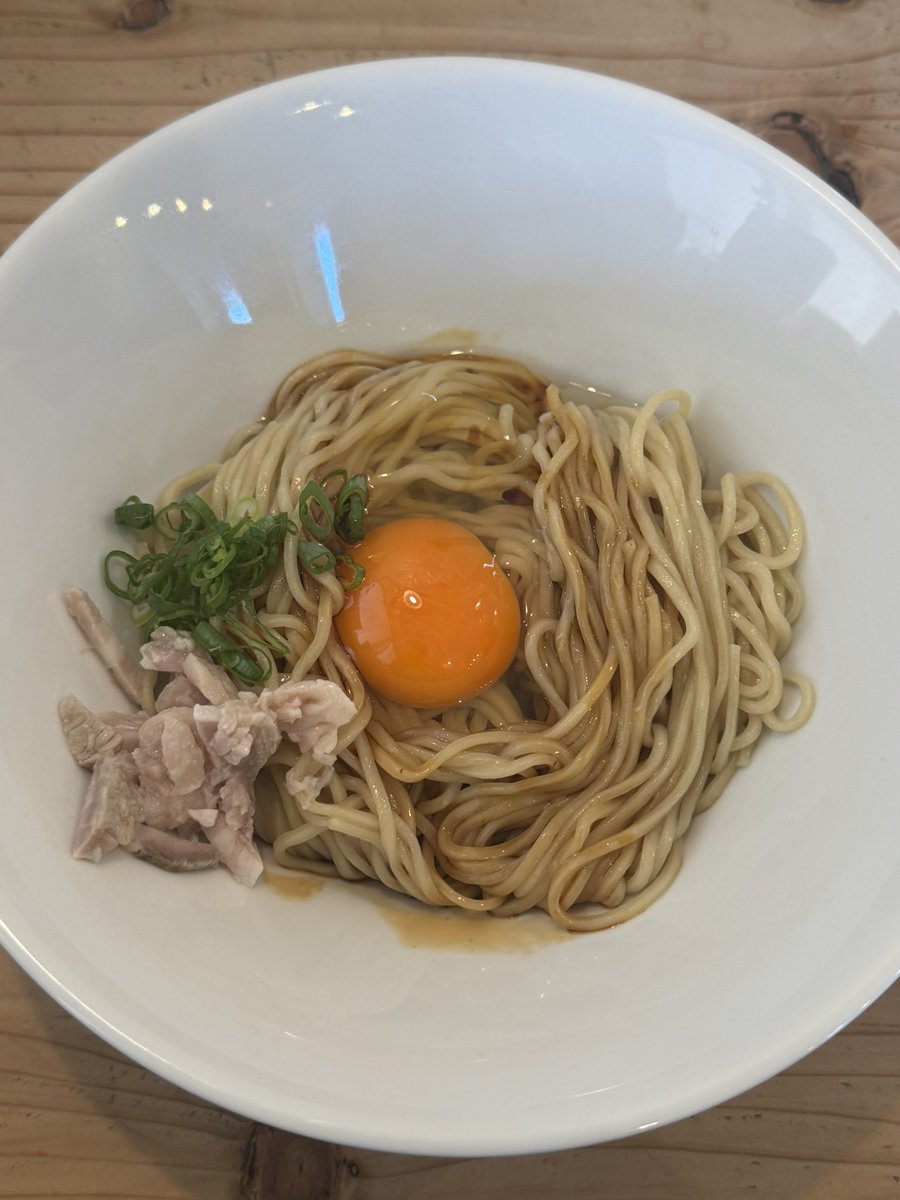 shigerumisaka's tweet photo. 朝っぱらから聖菜にガチギレして、遅めのランチは2026年10回目のKiriya🍜

潮と青のコンビネーションが秀逸✨ https://t.co/HXhHHEc27n