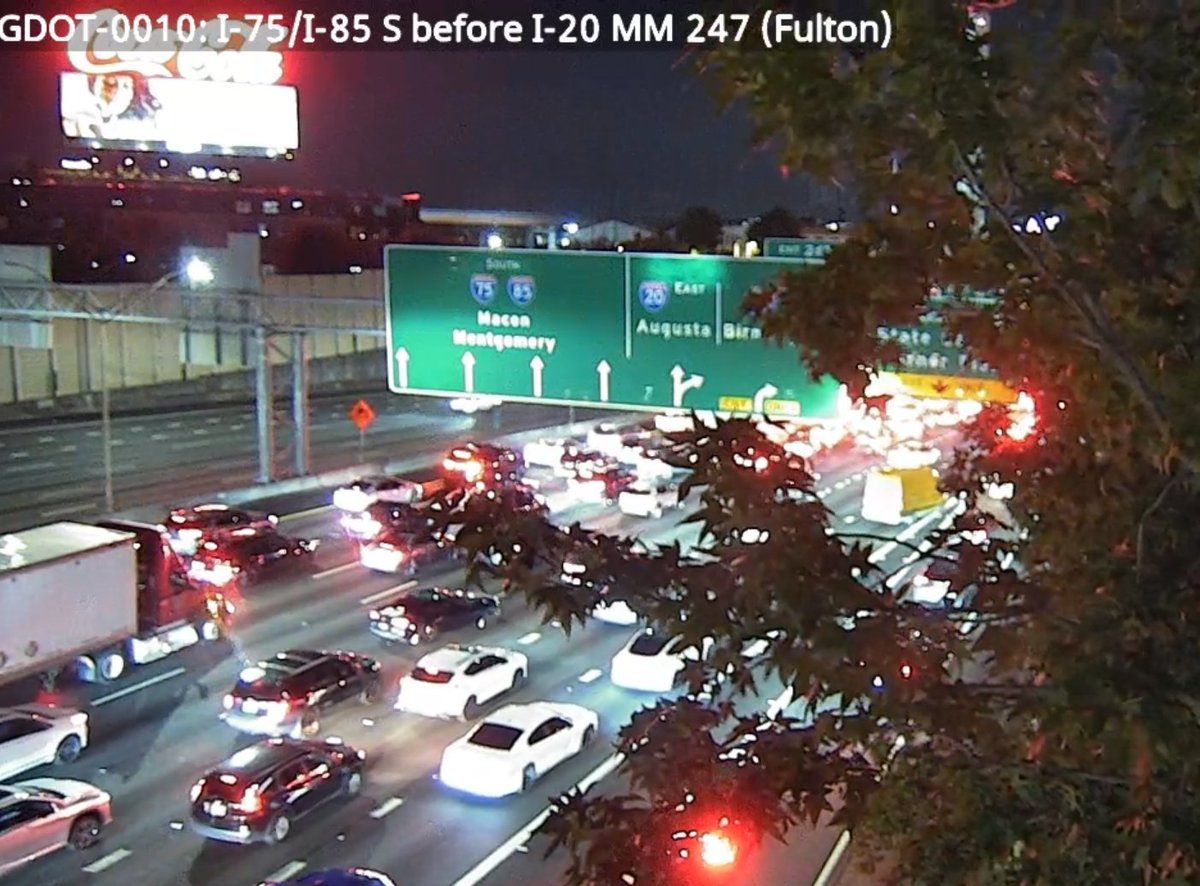 WSBTraffic's tweet photo. Downtown: Animal on road blocking multiple lanes 75/85/sb before MLK Jr Dr (Exit 248) and causing major delays. #ATLtraffic https://t.co/yWoe0jtGH6