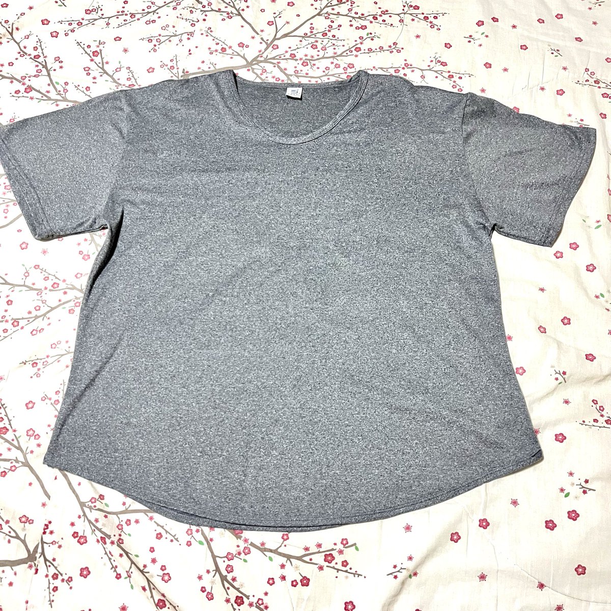FEEL__10's tweet photo. 🩵 เสื้อกีฬาสีฟ้า อกได้ถึง 45 ยาว 29

🩶เสื้อยืดสีเทา (สาวอวบ) อก 48-54 

💌 125 รส (ได้ทั้งสองตัวนะคะ)

#ส่งต่อเสื้อผ้าสาวอวบอ้วน #เสื้อผ้าสาวอวบ #ส่งต่อเสื้อผ้า #เสื้อผ้ามือสอง #เสื้อผ้าสาวอวบมือสอง #ส่งต่อserlyn #ส่งต่อduex #ส่งต่อrudyy #ส่งต่อstylist #duex #serlyn https://t.co/UgcKa9dVRd