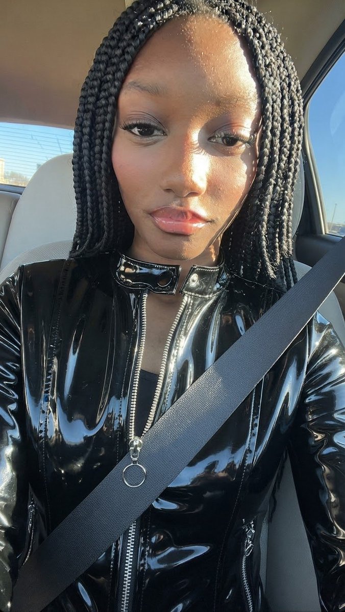 keracreamy's tweet photo. Going for a drive in latex 😘 https://t.co/RxLQMYMXoj