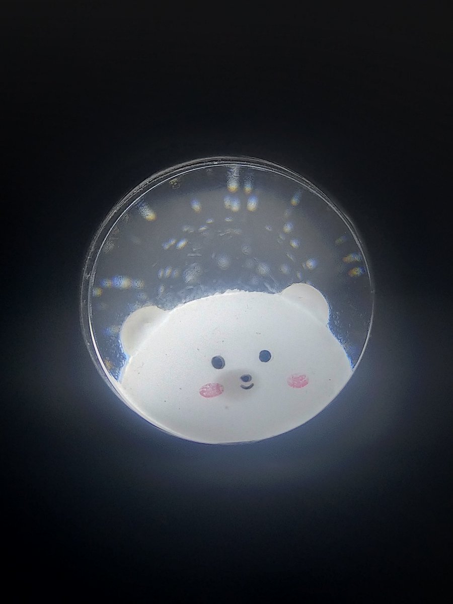 threeamsobbing's tweet photo. i got a keychain it made me so happy i love it so much https://t.co/Z5QDaXXJHZ