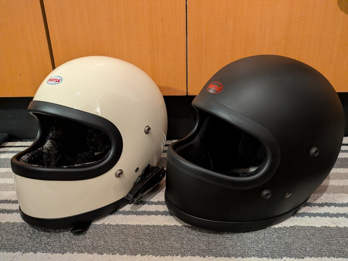 NoL1P's tweet photo. New Beetle！！
別注のマットブラックにペイズリーカスタム。

その日の服装に合わせよう

後はBILTWELLのヘルメットもいただいた…！
頭は1つ！！嫁も合わせて2つ！！！ https://t.co/JGjY66YEH3