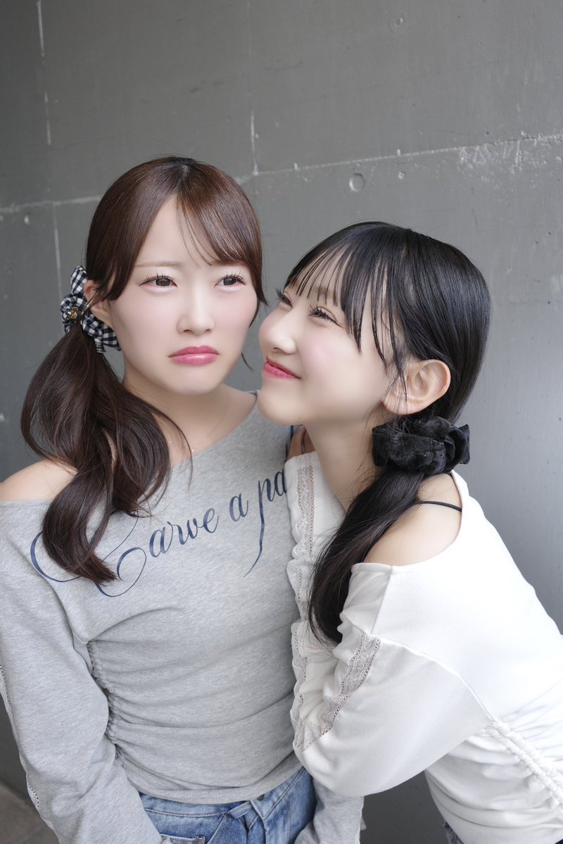 48_RemiTokunaga's tweet photo. #AKBが好きish 
握手会ありがとうございました！

みんなの笑顔をたくさん見れて、とっても幸せな気持ちでいっぱいです💘
れみずんでお揃い！！
次は絶対えりれみずんでお揃いリベンジ🫶🏻
えりいちゃんがゆっくり休めてますように🪄 https://t.co/JZuNcnmfvQ