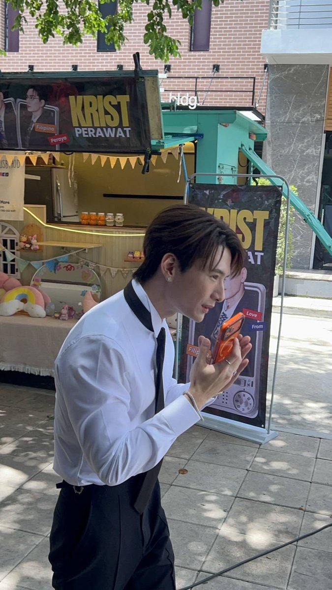 jrwptm's tweet photo. เอวบางร่างน้อย หล่อมาก ออร่าสุดๆ🥹🤏

#TheGoldenSongAllStars
#KristPerawat https://t.co/h8PfogGXJI
