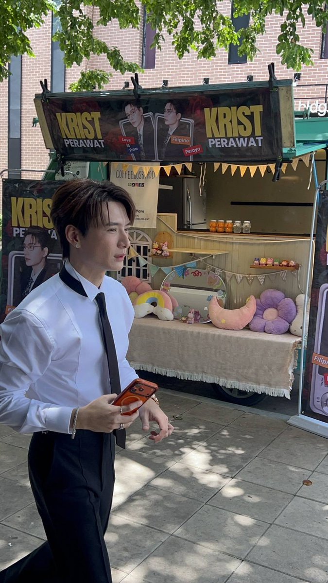 jrwptm's tweet photo. เอวบางร่างน้อย หล่อมาก ออร่าสุดๆ🥹🤏

#TheGoldenSongAllStars
#KristPerawat https://t.co/h8PfogGXJI