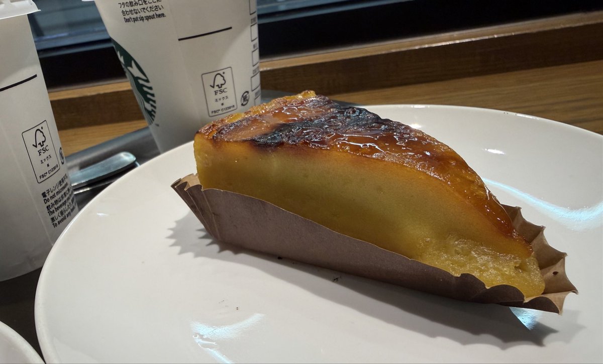 mikako60101's tweet photo. バズる前に食べたほうがいいよと言われ、朝イチで🫢
紅はるかと安納芋の焼き蜜芋ケーキ🍠 https://t.co/TGBlCLvpeH