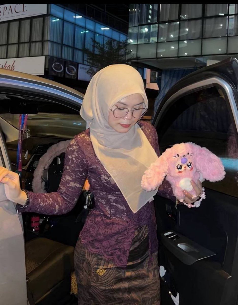 funn_melayu's tweet photo. kebaya unggu ramai malay kat bio😍
#awektudung #awekmelayu #malaysia 
#fypmalaysia https://t.co/CoP1sYW84A