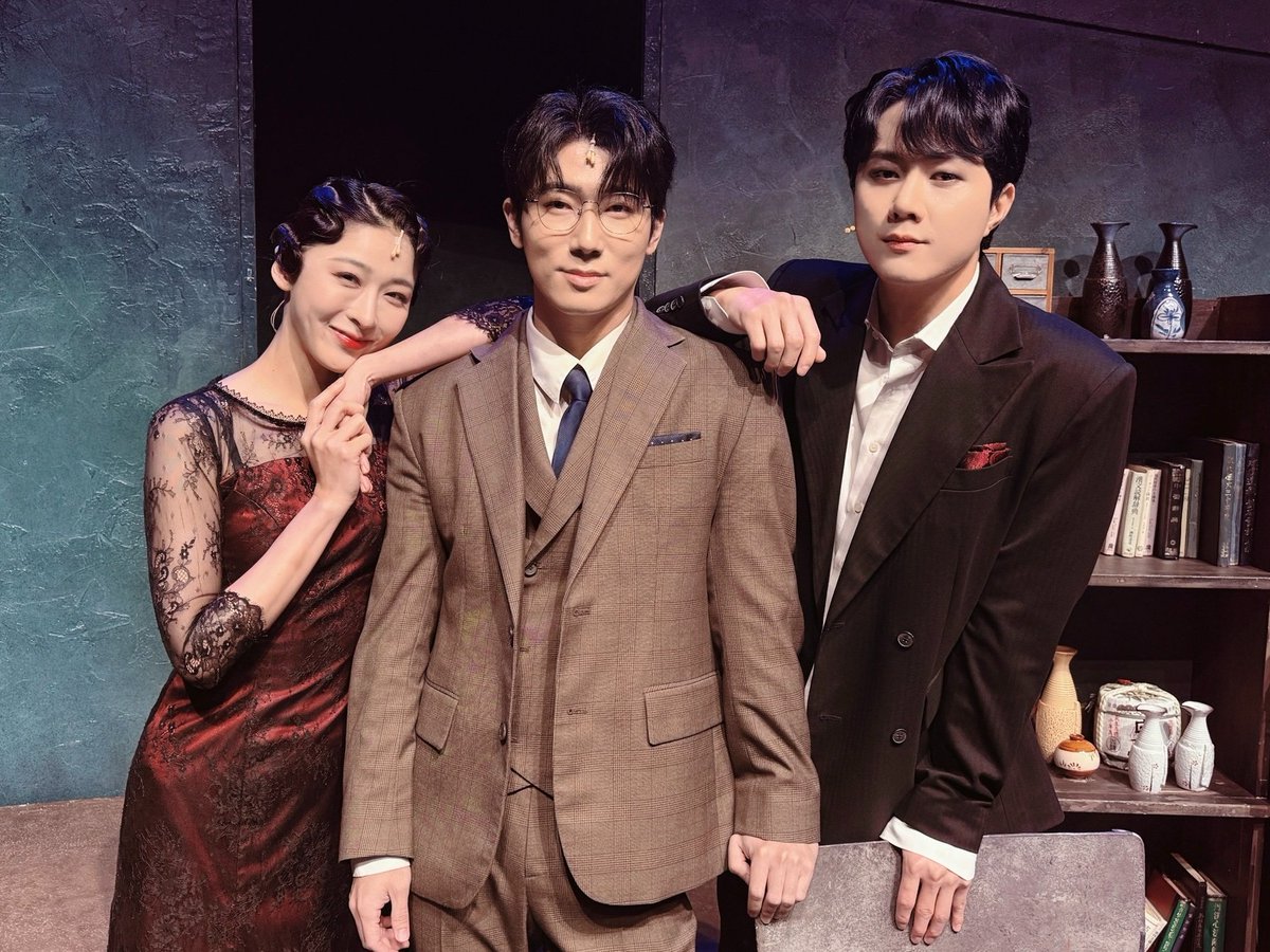NeoGloomyday's tweet photo. [뮤지컬 #사의찬미]

🌊 파이팅콜 공개

#이진혁 #정우연 #유현석 배우의 마지막 공연 파이팅콜 영상을 공개합니다.

_
2026.06.16-09.06
링크아트센터 페이코홀 https://t.co/SiRZr3rcbk