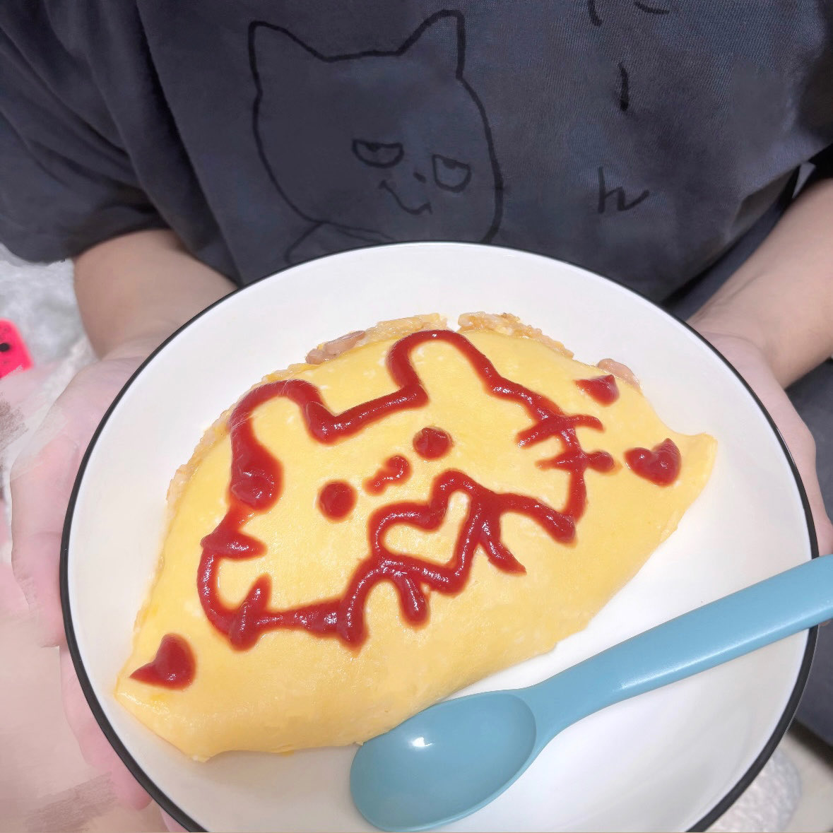 nyam32_'s tweet photo. かれしへ作るオムライスには毎回あいこめ（たっぷり）までがセット♡ https://t.co/D9gL1Ehlos