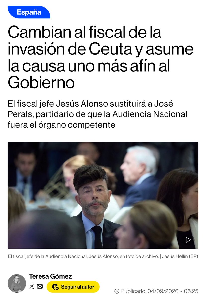 Capitana_espana's tweet photo. Del peinado ya hablamos otro día… https://t.co/vxedBWFidj
