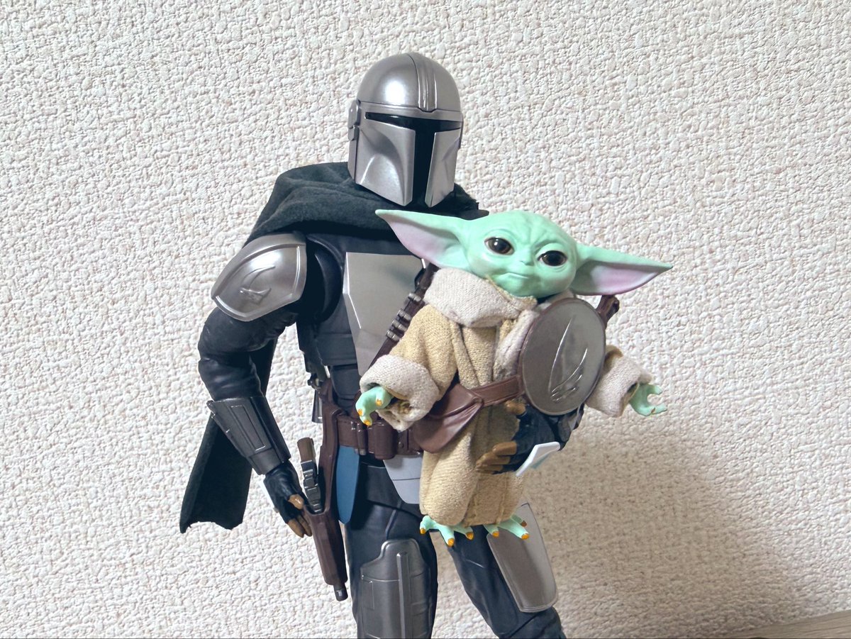 mina_4637_'s tweet photo. また増えた！

LEGOはディンジャリンさん顔面丸出しだったから焦っちゃったし若干部品が余ったからどこか間違えてるのかも😂

フィギュアは関節がすごく細かく動かせるし自立もちゃんとするし、グーちゃんちょっとおっきめだけどだっこできるし武器も装備も色々付いてるし楽しいです🥳

Tシャツも🫶 https://t.co/2Sr49L0x4J