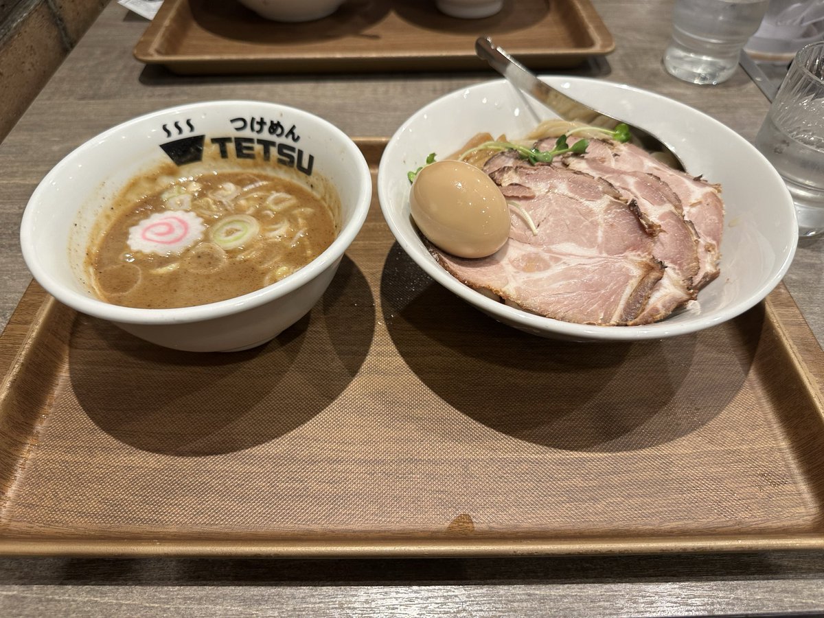 hazy_cat's tweet photo. 遅めの晩御飯…… https://t.co/RogzzGWu8z