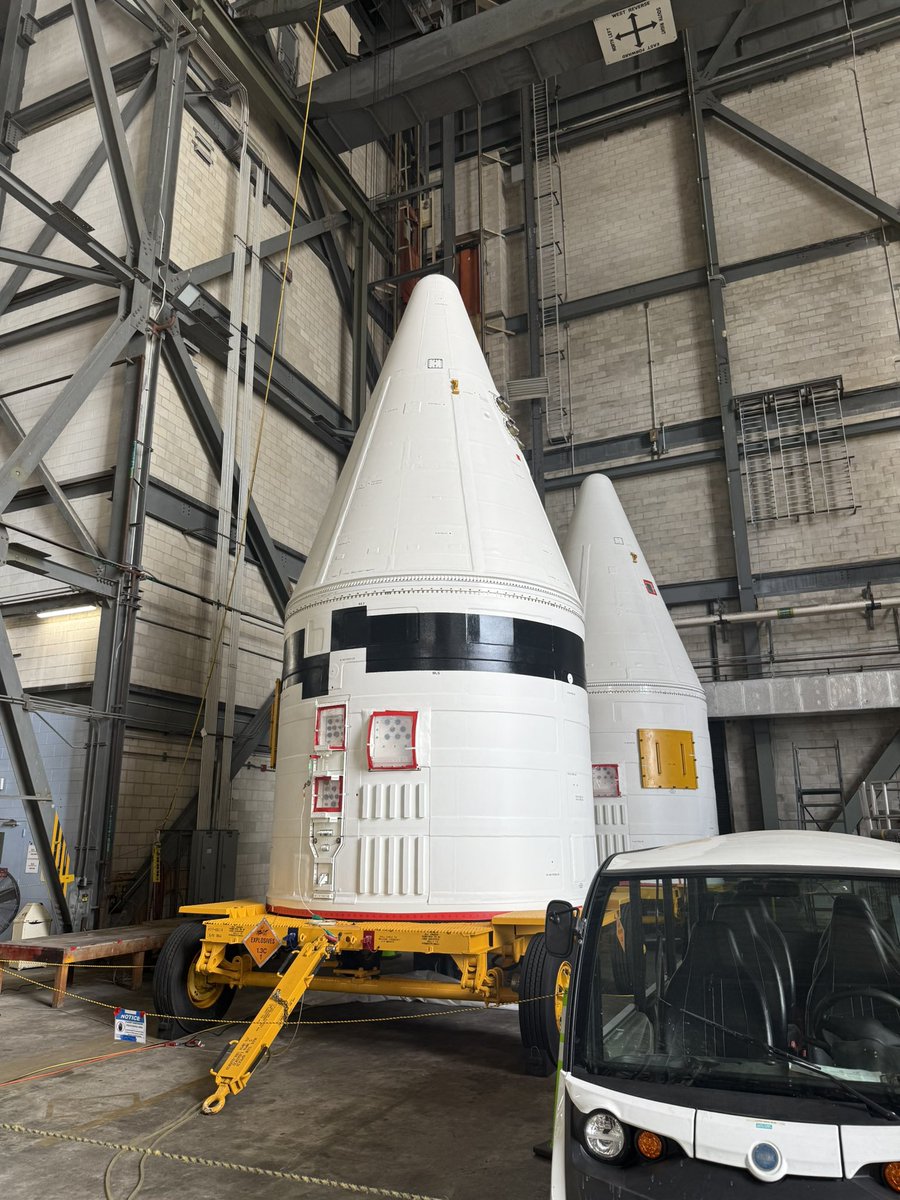 JZK60's tweet photo. Our @FloridaTech group had a tour of the VAB, the Vehicle Assembly Building. The VAB at @NASAKennedy is where space vehicles are prepared for launch. https://t.co/Z4JOX9q0Nx