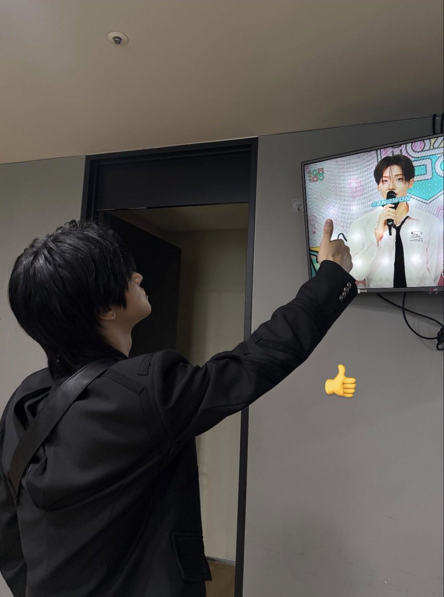 2lee582's tweet photo. 어머미친 https://t.co/wI6T7GAPgz