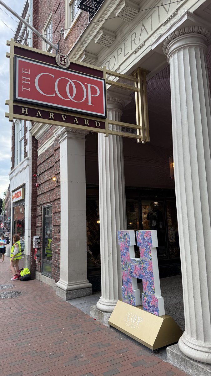 pradeep276's tweet photo. On beautiful Friday evening I spent my time with Anthropic Claude community event in Harvard Coop and visit to local restaurants in Cambridge, Massachusetts https://t.co/jjFThSSFGD