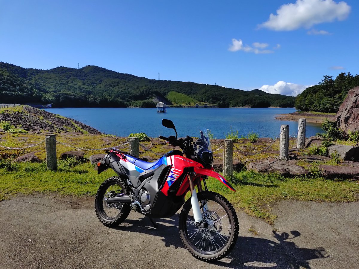 akivfr's tweet photo. 雲の合間の青空の下、ちょっと走って来た🏍️
涼しくて気持ち良かった🙌

たんばらダム＆湿原
#CRF250RALLY https://t.co/0DqGiFENYW
