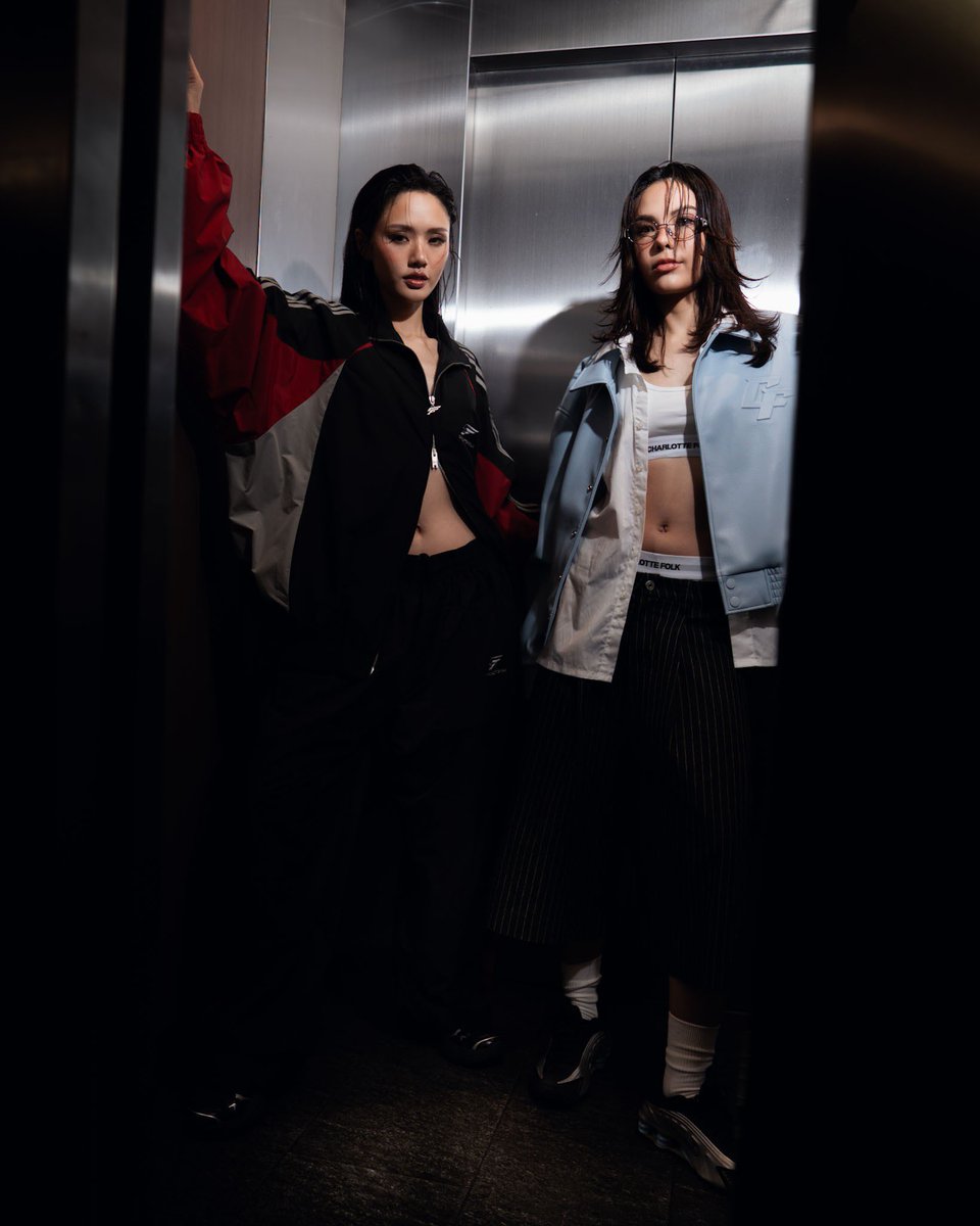 CHANGEARTIST_'s tweet photo. CHARLOTTE FOLK RUN WAY LOOK 
@Lookmheewang  @sonyasarann 

#CHARLOTTEFOLKxMNLFW
#LMSYxCHARLOTTEFOLK
#lmsy https://t.co/hn8LvsOnNy