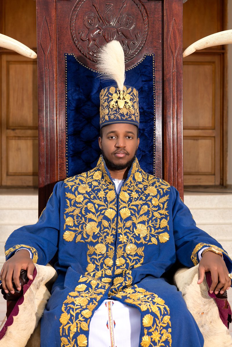 Abenakyoquiin23's tweet photo. A Tribute to King Oyo
Omukama Oyo Nyimba Kabamba Iguru Rukidi IV
 
For days now, I’ve been trying to find the words to express how I feel about King Oyo’s passing, and I’m still not sure these words can fully capture it.

I never had the privilege of meeting King Oyo personally, yet his passing has affected me in a way I didn’t expect. There is a strange kind of grief that comes with losing someone you never knew, but who somehow feels familiar.

King Oyo was part of our backdrop growing up, the young King we watched over the years, from childhood into adulthood. 

His photographs found their way into our family albums, and I remember how my mother and family spoke of him and the Royal Family with such fondness, admiration, and respect. 

Every so often, we would see a few photos or videos of him online, or read about his journey and his work, and somehow, know that the King was well.

I think about our Christmas journeys to Fort Portal, a tradition that continues to this day. After hours on the road from Kampala, there was always something comforting about reaching that signpost at the border of 
Mubende and Kyegegwa.

“RUKIRABASAIJA OMUKAMA OYO NYIMBA KABAMBA IGURU RUKIDI IV, WELCOMES YOU TO TOORO KINGDOM”

Seeing those familiar words brought a quiet sense of relief, knowing that you were getting closer to Fort Portal, closer to home.

His life was far from ordinary. From such a young age, he carried a role and responsibility that few of us could ever truly understand. Yet beneath the title was a young man growing up, finding his way through life, while carrying a legacy much bigger than himself.

Perhaps that is why his passing feels so close to home.

Some people become quietly woven into the memories of an entire generation without ever knowing the impact they have had. King Oyo was one of those people. His story became, in its own way, part of ours, a familiar presence in the background of our childhood and the years that followed.

I find some comfort in knowing that, despite the extraordinary life and responsibility that came with being King, he was deeply loved by his family and friends, and cherished by those who had the privilege of knowing him 
closely.

May the Good Lord comfort Queen Mother Best Kemigisa, his sister, Princess Ruth Nsemere Komuntale, his family and friends, and his loyal subjects during this difficult time. May He give them strength, peace, and comfort in the days ahead.

May his memory live on in the hearts of those who knew and loved him, and in the memories of those of us who watched his journey from afar.

Rest in peace, King Oyo. 🕊️

Humura Omukama Oyo Nyimba Rukidi IV Amooti, Entale ya Tooro.