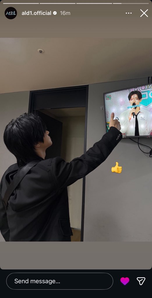 arilovesleowon's tweet photo. leo…wrong acc bro. https://t.co/6rbfoRfa9R