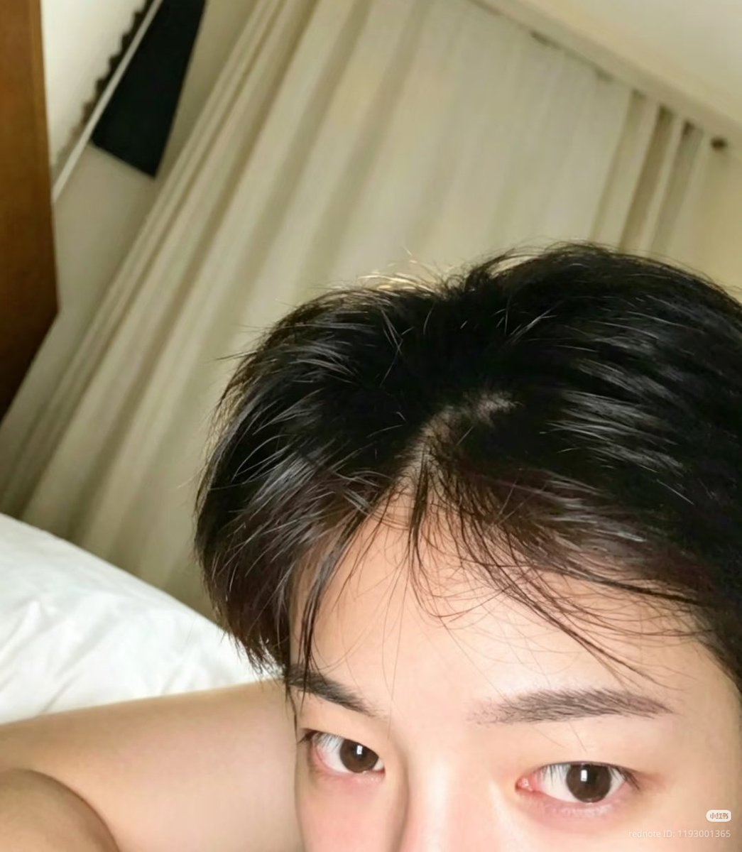 Delphkyspsw's tweet photo. Curiga foto ini beneran pas di rumah Yoonsik??? 😳😳 https://t.co/IYPy6WBnpQ