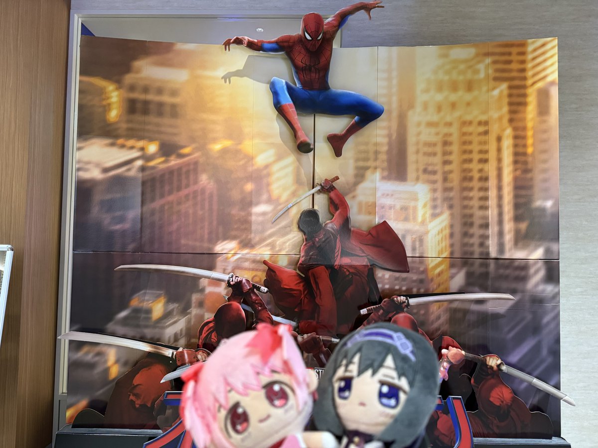 atoson's tweet photo. まどか、スパイダーマンよ https://t.co/bQgucfEoOZ