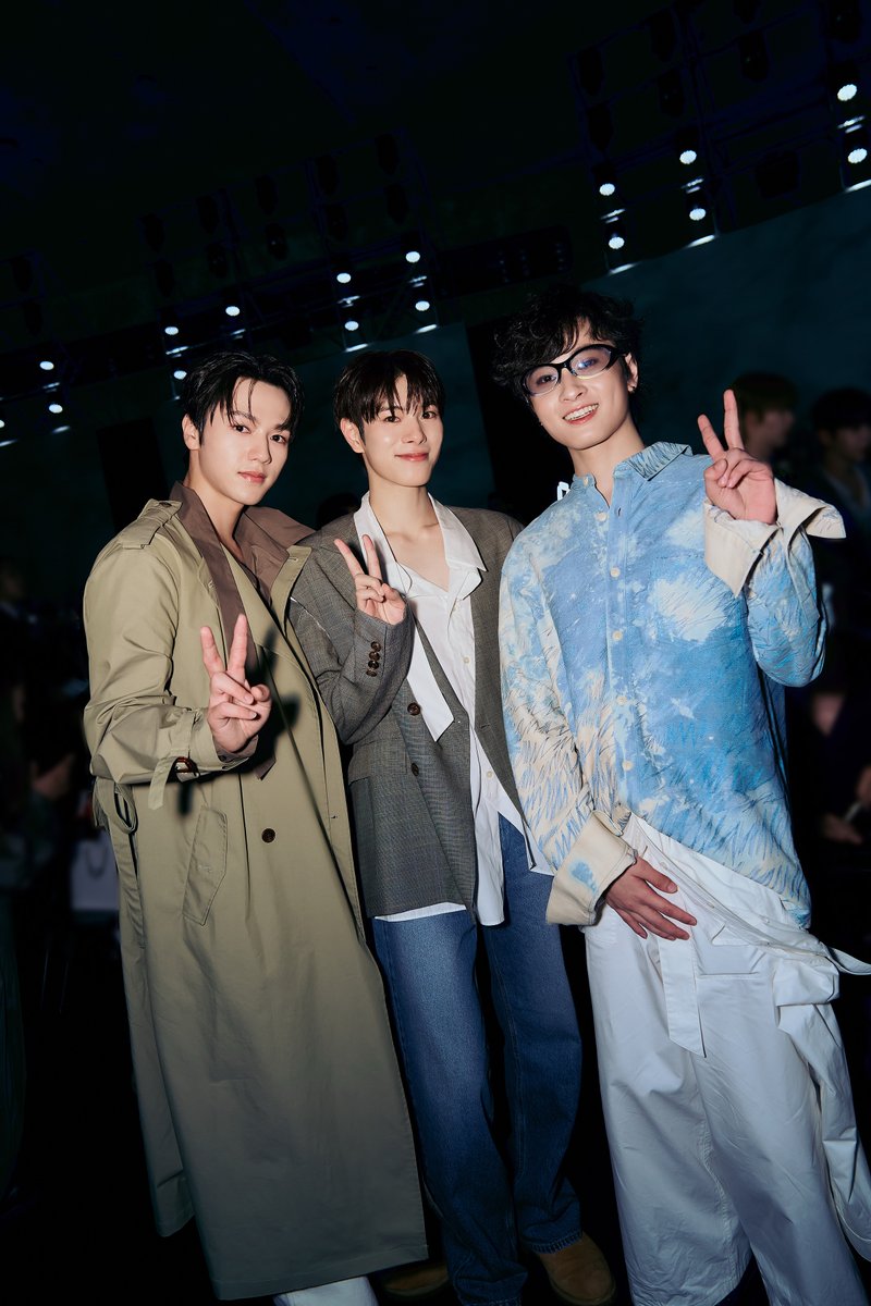 official_DXTEEN's tweet photo. SEOUL FASHION WEEK 2027 S/S
with ThomasKong and Wave📸

@tthomastc
@kongjiro_
@waavetnp

@ISSHIN_STARDUST @LOVEONE_staff
#MMAM
#thomaskong #tthomastc #kongjiro
#waavetnp
#SEOULFASHIONWEEK #서울패션위크
#福田歩汰 #FUKUDAAYUTA #DXTEEN
#相原一心 #AIHARAISSHIN #ラブワン https://t.co/LLCZvmT4FE
