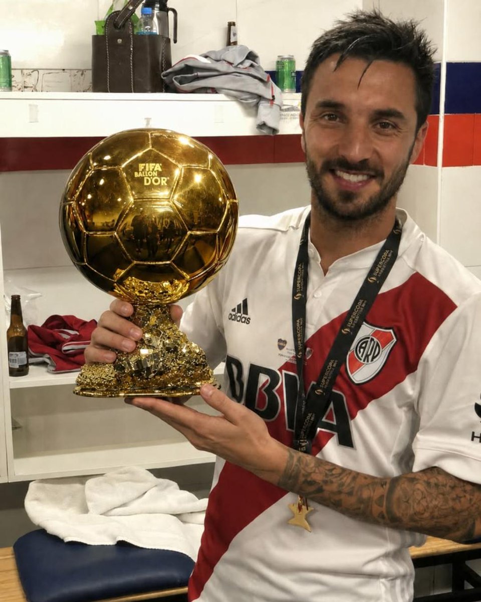 RiverLPM's tweet photo. Si River entregara un Balón de Oro al mejor jugador... ¿Quién debería haberlo ganado en los siguientes años?

- 2014:
- 2015:
- 2018:
- 2029:

Los leo. https://t.co/q0gHEOvgSP