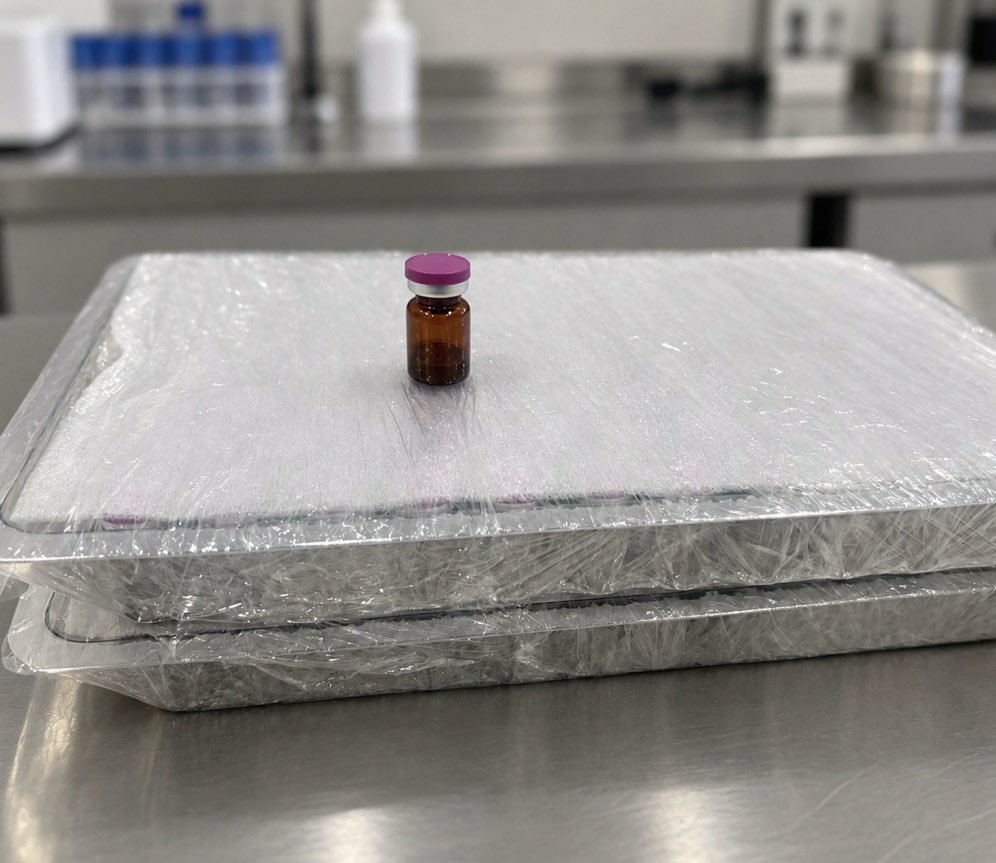 primelpeptides's tweet photo. New batch going out to testing Monday. KLOW 2.0. 30mg GHK-Cu, 20mg BPC-157, 20mg TB4 and 10mg KPV. 

US fill/finish in a custom 5ml amber vial. 

Me with these new US lab relationships is like my wife with logged into  https://t.co/56QuGGi2lq  late at night. https://t.co/YCnGEwfoyH