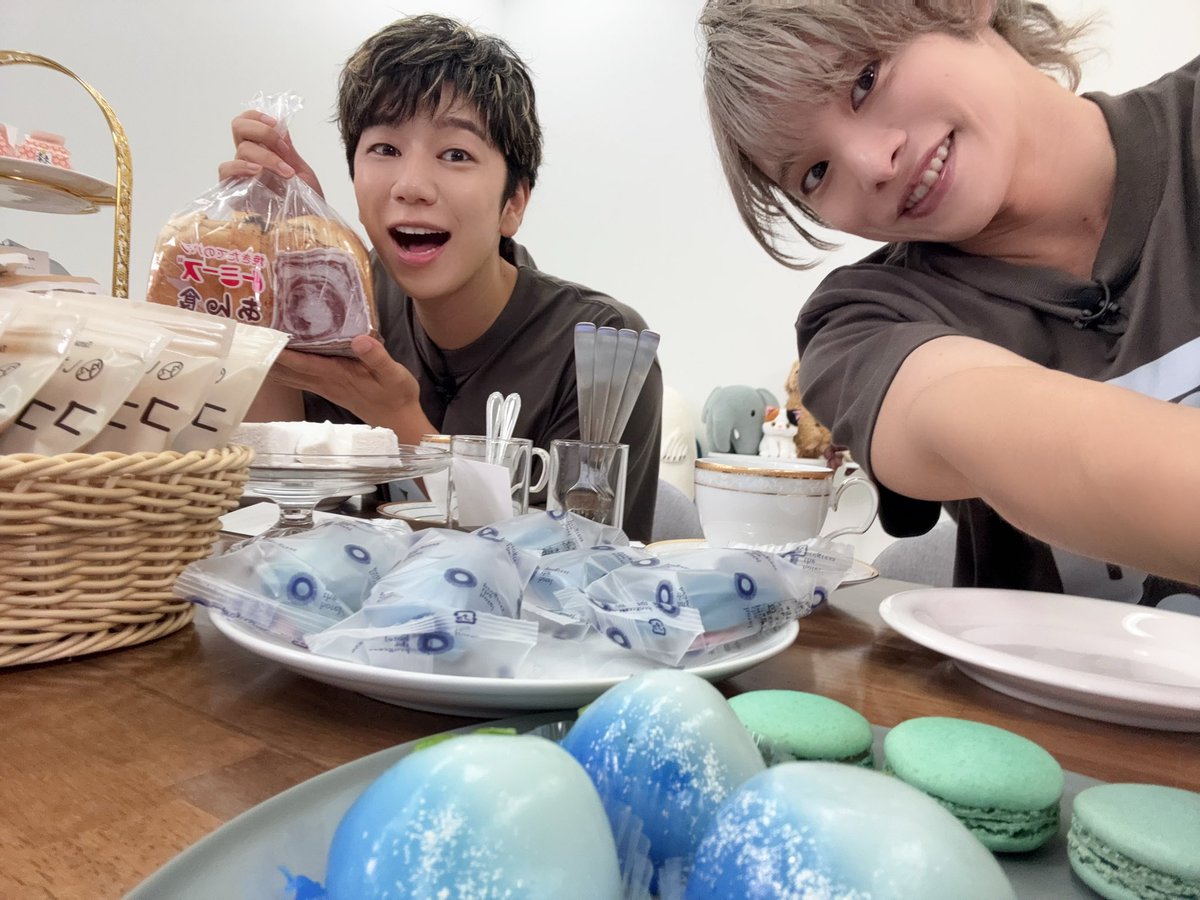 ok_nobuhiko's tweet photo. こーちゃんありがとーーーー！！！

音声はオマケで！！！！！

チョコミントスプレーのビッグ板チョコは事故ってましたが🍫🌱

おいぴこちゅーーーでした😋😋😋 https://t.co/eQwnrXmNWF