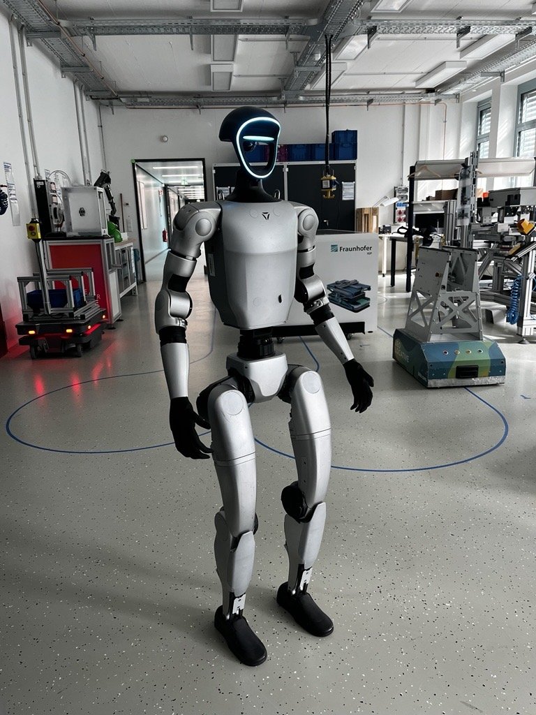 KristofSzabo_'s tweet photo. AI is getting a body.

For years, AI lived inside computers.

Now it gets:
→ cameras
→ hands
→ wheels
→ legs
→ force sensors
→ access to the physical world

Embodied AI could be one of the biggest technology shifts of the decade. https://t.co/oeNmRcoZeI