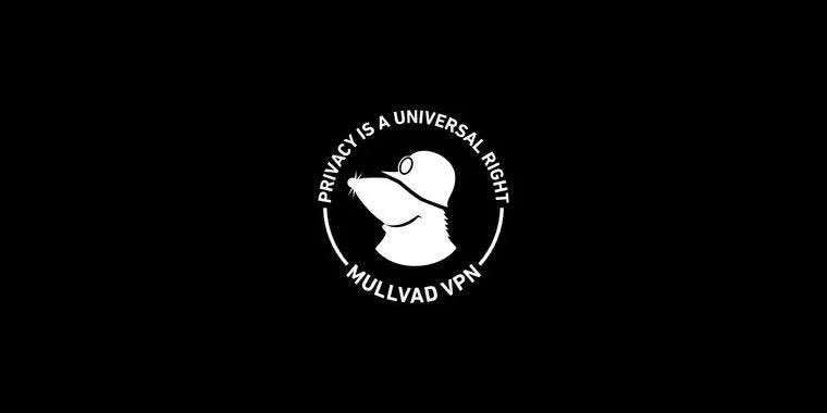 StarkPrivacy's tweet photo. Mullvad da un paso atrás en su DNS público y apuesta por reforzar a Quad9

Mullvad, uno de los proveedores de VPN con más peso dentro de la comunidad de privacidad, va a cerrar sus servidores públicos de DNS cifrado el próximo 2 de noviembre. Los ofrecía desde 2022, de forma gratuita, tanto para sus propios usuarios de VPN como para cualquiera que quisiera resolver sus consultas DNS sin pasar por su proveedor de internet. A partir de esa fecha, ese servicio deja de existir.

El motivo no es económico ni una presión regulatoria, es más simple: mantener esa infraestructura duplicaba un trabajo que ya hace bien otra organización, Quad9, la fundación sin ánimo de lucro detrás de uno de los resolutores DNS centrados en privacidad más usados del mundo. En vez de seguir compitiendo por el mismo terreno, según el propio anuncio de Mullvad, la compañía prefiere retirarse y destinar recursos económicos a fortalecer a Quad9.

Para quien use Mullvad Browser con la configuración de fábrica, el cambio pasará desapercibido, la migración a Quad9 se hace sola. Quien haya tocado la configuración de DNS a mano (en el sistema operativo, en el router, en una app o en el propio navegador) sí tendrá que mover sus ajustes antes del 2 de noviembre, igual que quienes usen los perfiles de configuración de iOS o macOS de Mullvad, que dejarán de funcionar ese día. Si solo usas su VPN tal cual, sin haber tocado nada de DNS, no cambia nada para ti, ese tráfico ya se resuelve dentro de su propia red.

Detrás de lo que parece un simple recorte hay una decisión poco habitual en este sector, una empresa privada prescindiendo de un servicio propio para reforzar a un tercero independiente y sin ánimo de lucro.