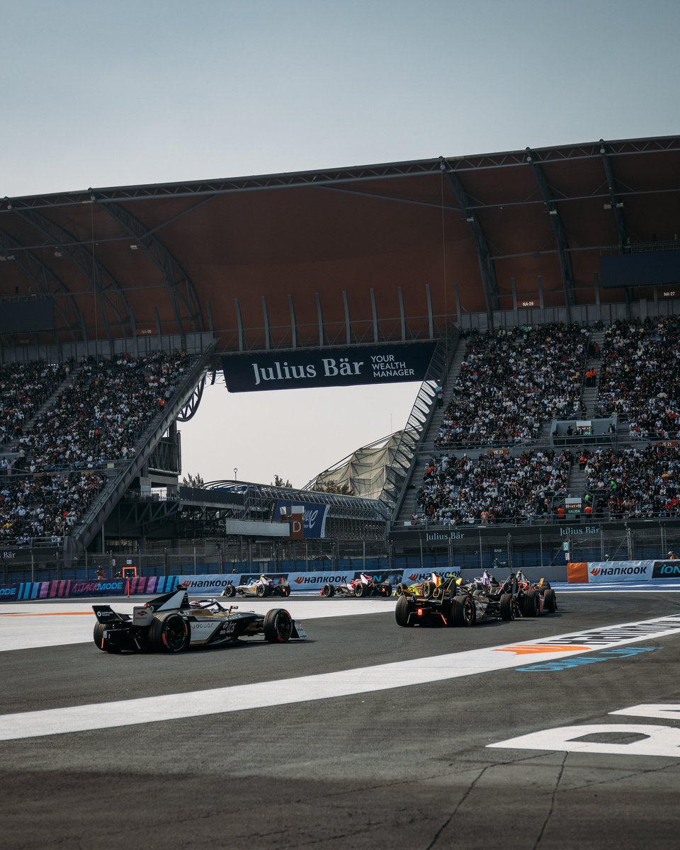 FIAFormulaE's tweet photo. Counting down the days until we’re trackside again… 😍📸

#FormulaE https://t.co/NPosH4Ln97