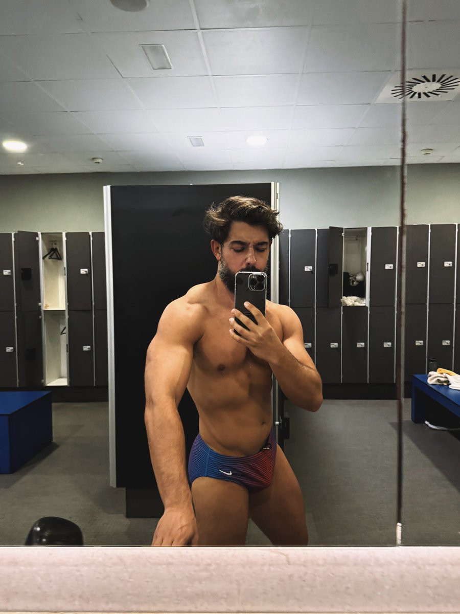 Ru_Vaquero's tweet photo. Locker room ✌🏽 https://t.co/nftz8W3wwq