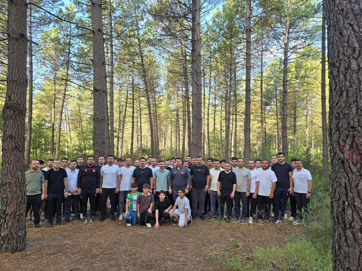 istanbulocak's tweet photo. Ülkü Ocakları İstanbul İl Başkanlığı olarak, İsmail Gaspıralı Yaz Gelişim Programımız kapsamında, Ocak Başkanlarımız ve teşkilat mensubu kardeşlerimizle birlikte doğa yürüyüşü gerçekleştirdik.

Doğanın eşsiz güzellikleri eşliğinde bir araya gelerek kardeşliğimizi, birlik ve beraberliğimizi daha da güçlendirdik. 🌿🇹🇷