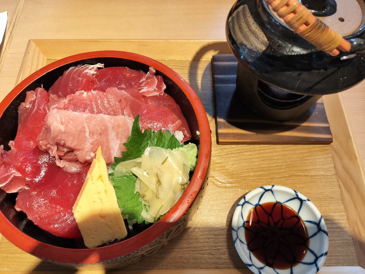 mousouryoko's tweet photo. 仲卸直営 とろぼっち
場所　新宿
ジャンル　まぐろ

味　3
ボリューム 3
値段　3

🍁いろいろ種類あるが、日替わりで十分おいしい
🍁だし茶漬けにもできるように出汁がつく
🍁マグロについては間違いない！！

https://t.co/R6XlJPrREp

#新宿　#まぐろ https://t.co/np6M4HEq1t