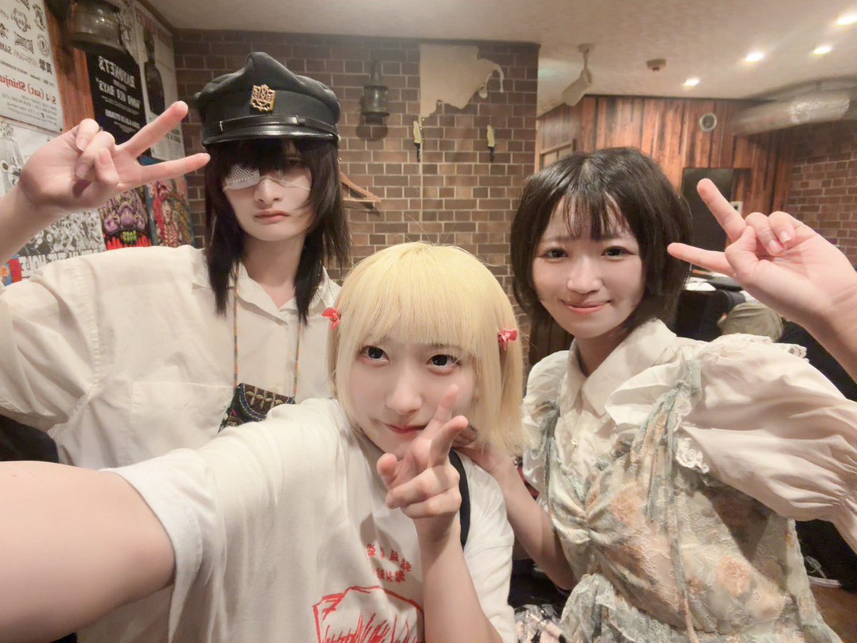 telorhythm_'s tweet photo. バ先のバイトリーダーのとぅーりおさんと研修中のナナタザピン��ライブした\(◎ ☆) https://t.co/hlJ0accWJm