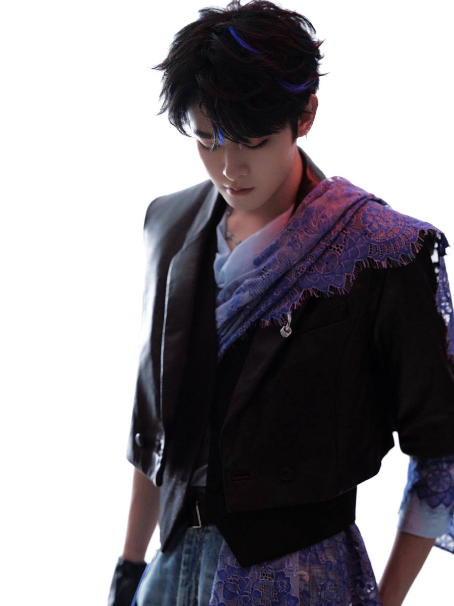 fusmooblue's tweet photo. โคตรเฟี้ยว โคตรเท่ ถ้าได้เล่นกีตาร์สด ๆ คงได้เป็นบุญหู แต่หล่อวุ้ยยย พี่เถียนคัก ๆๆ

#เถียนเจียรุ่ย #TianJiarui #田嘉瑞 https://t.co/j2YSBXOjz7