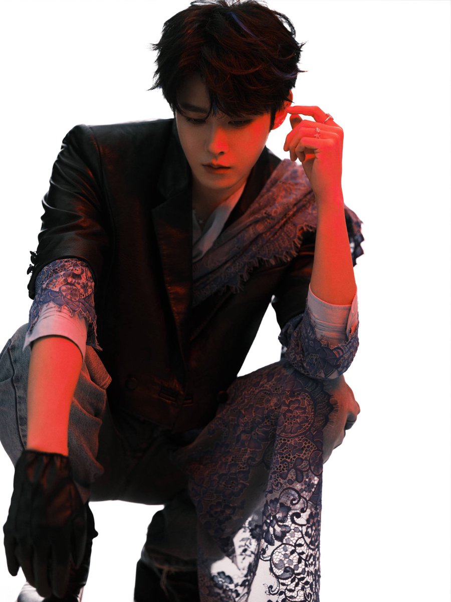 fusmooblue's tweet photo. โคตรเฟี้ยว โคตรเท่ ถ้าได้เล่นกีตาร์สด ๆ คงได้เป็นบุญหู แต่หล่อวุ้ยยย พี่เถียนคัก ๆๆ

#เถียนเจียรุ่ย #TianJiarui #田嘉瑞 https://t.co/j2YSBXOjz7