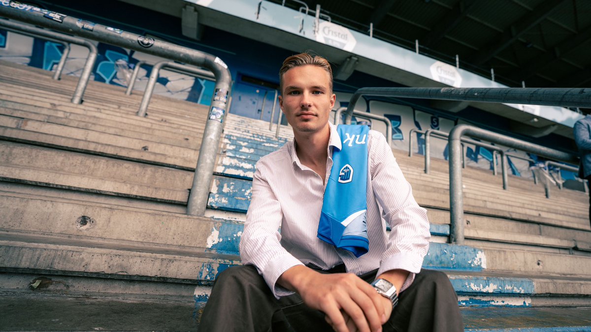 ChrisRavych's tweet photo. Ik ben een Genkieee💙🤍 https://t.co/ihlz83Qlia