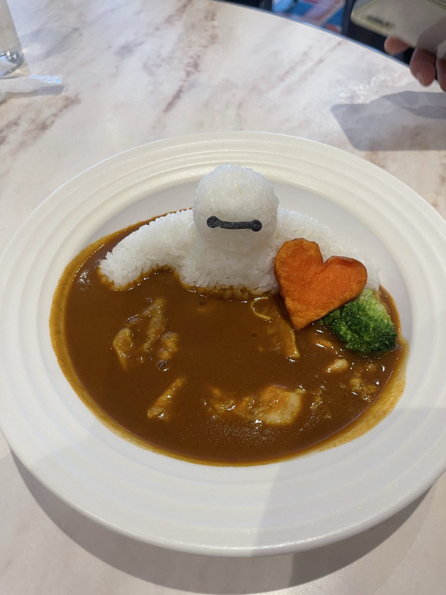 U1bqP's tweet photo. この前お母さんの誕生日にディズニー連れてきました🙆‍♀️楽しんでくれてよかった🫶
この日2万歩歩いた🚶 https://t.co/ON4X4tLrZ8