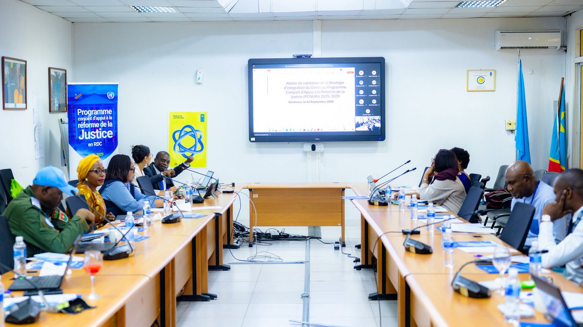 PNUDRDC's tweet photo. ⚖️ Faire de l’égalité de genre un pilier de la réforme de la justice en RDC.

Le Gouvernement, les agences des Nations Unies et les acteurs du secteur de la justice ont uni leurs efforts pour valider la Stratégie d’intégration du Genre au Programme Conjoint d’Appui à la Réforme de la Justice (PCNURJ) 2025-2029.

Une avancée majeure pour renforcer la prise en compte des droits des femmes, promouvoir un accès équitable à la justice et construire un système judiciaire plus inclusif, plus protecteur et sensible aux réalités des femmes et des filles.

🤝 Une dynamique collective pour faire de l’égalité, de l’inclusion et de la protection des droits humains des leviers essentiels d’une justice plus forte en RDC.

#RDC #Justice #Genre #ÉgalitéDesSexes #DroitsDesFemmes #PCNURJ #NationsUnies #RéformeDeLaJustice