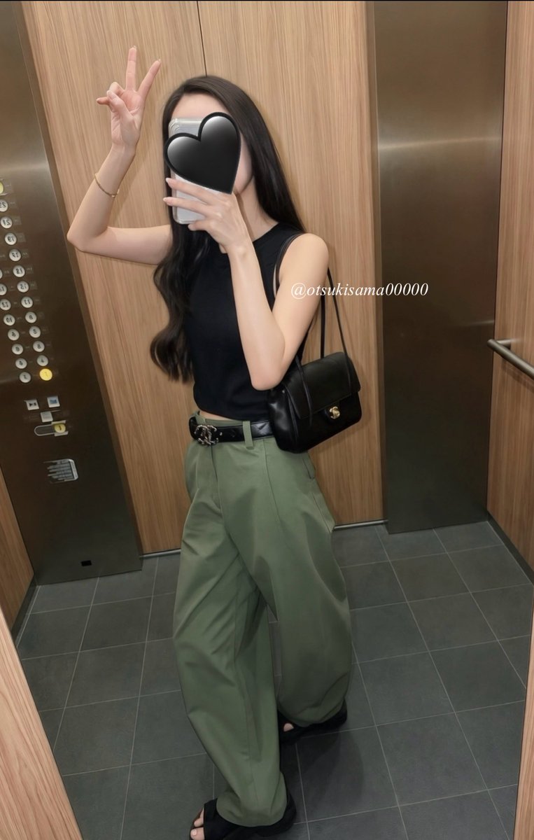 otsukisama00000's tweet photo. 上下UNIQLO✌🏼💚
バレルレッグパンツ形も履き心地も最高😏👖 https://t.co/KoTf04YPru