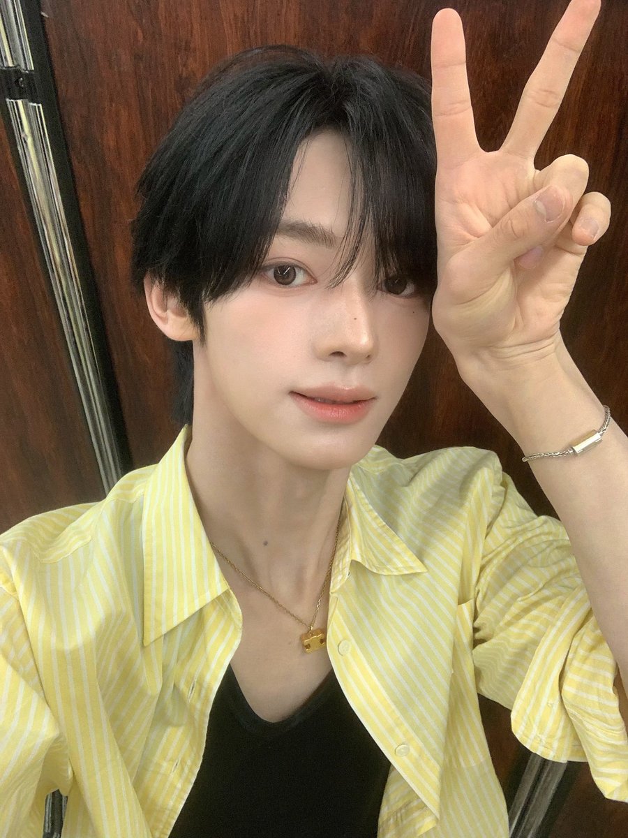TWSLATION_'s tweet photo. [260905] #HANJIN WV POST

🐰: Kobe Day 2 as well 💛💛💛

#한진 #TWS #투어스 @TWS_PLEDIS https://t.co/qt8c9DF4iw