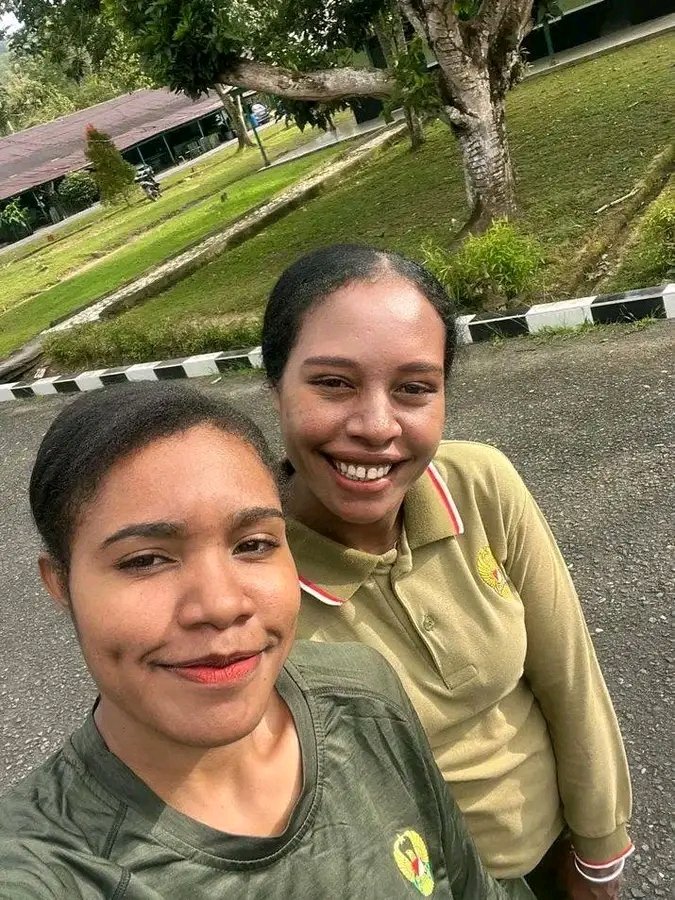 malukkuligay's tweet photo. 👑🌹 https://t.co/EritvoCr4k