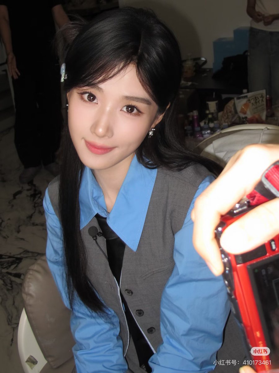 for0927x's tweet photo. 260905 Hairstylist Zhang Zhen

“A Campus Xue Jie style hairstyle created for Lu Yuxiao.
Today's Lu Yuxiao. ”

#LuYuxiao #卢昱晓 https://t.co/6SKGC23rOP