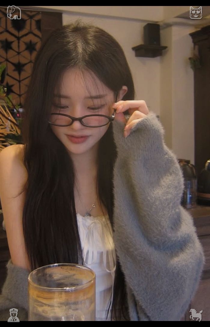 alybambam_'s tweet photo. 🍏 Fresh apple and mint blend, sip it slowly—jot down each little achievement in your trusty paper agenda and wear those daily victories with pride. As you chart your course, you’ll forge rock-solid self-belief, because every note you make quietly reaffirms the strength that’ https://t.co/mSOCHGBqLY