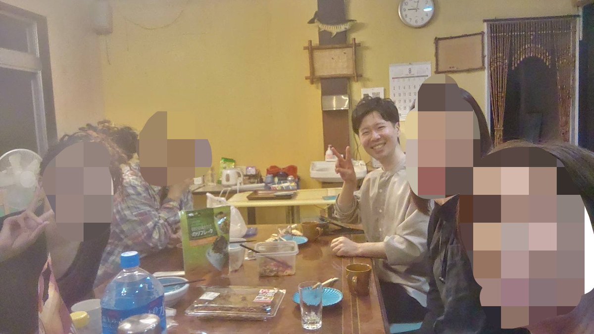obataku07's tweet photo. 夏油温泉観光ホテルでおとなゼミの夕食会に参加しました！
すえひろの唐揚げを持ち寄ったら喜んでもらえて良かった✨

新しいご縁も生まれて、今度はAI勉強会に参加する予定。
北上市をきっかけに、岩手県にAIが普及するように活動続けていきます！ https://t.co/vs9XDWZuoh