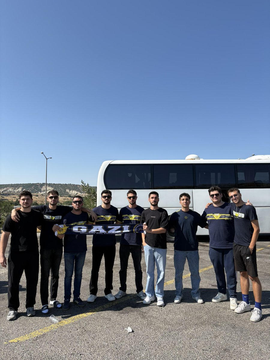 GaziUNIGFB06's tweet photo. ORMANDA KESTİK ÇAMI !
Fenerbahçe'mizi yalnız bırakmamak için Kadıköy yolundayız.
#UNIGFB https://t.co/PIFHNDcggo