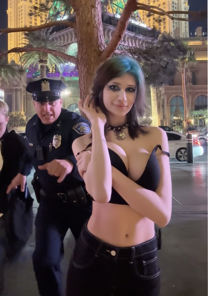 YShasta57952's tweet photo. This cop was shocked by how crazy I am, do you think that's all I'm capable of?🥵💦

Check comment🔞👇 https://t.co/dCT8FlhCiu
