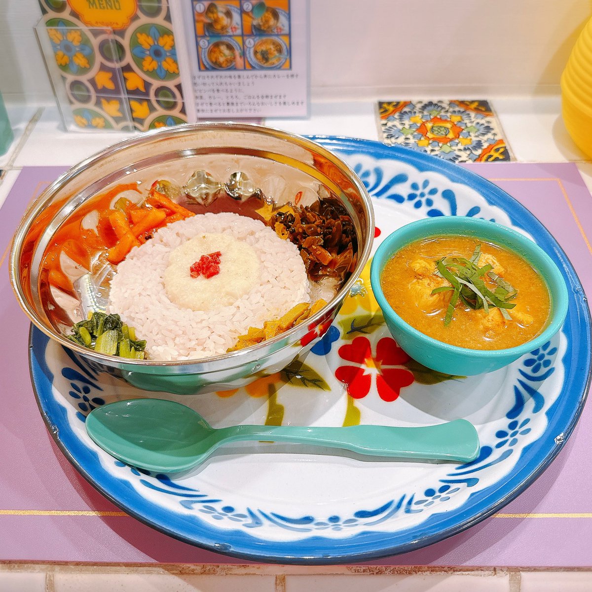 suzu_rd's tweet photo. 冷やしカレー💛🍛

暑い時には冷たいカレー
まだやっててくれて良かった💛 https://t.co/zftIH19GgU